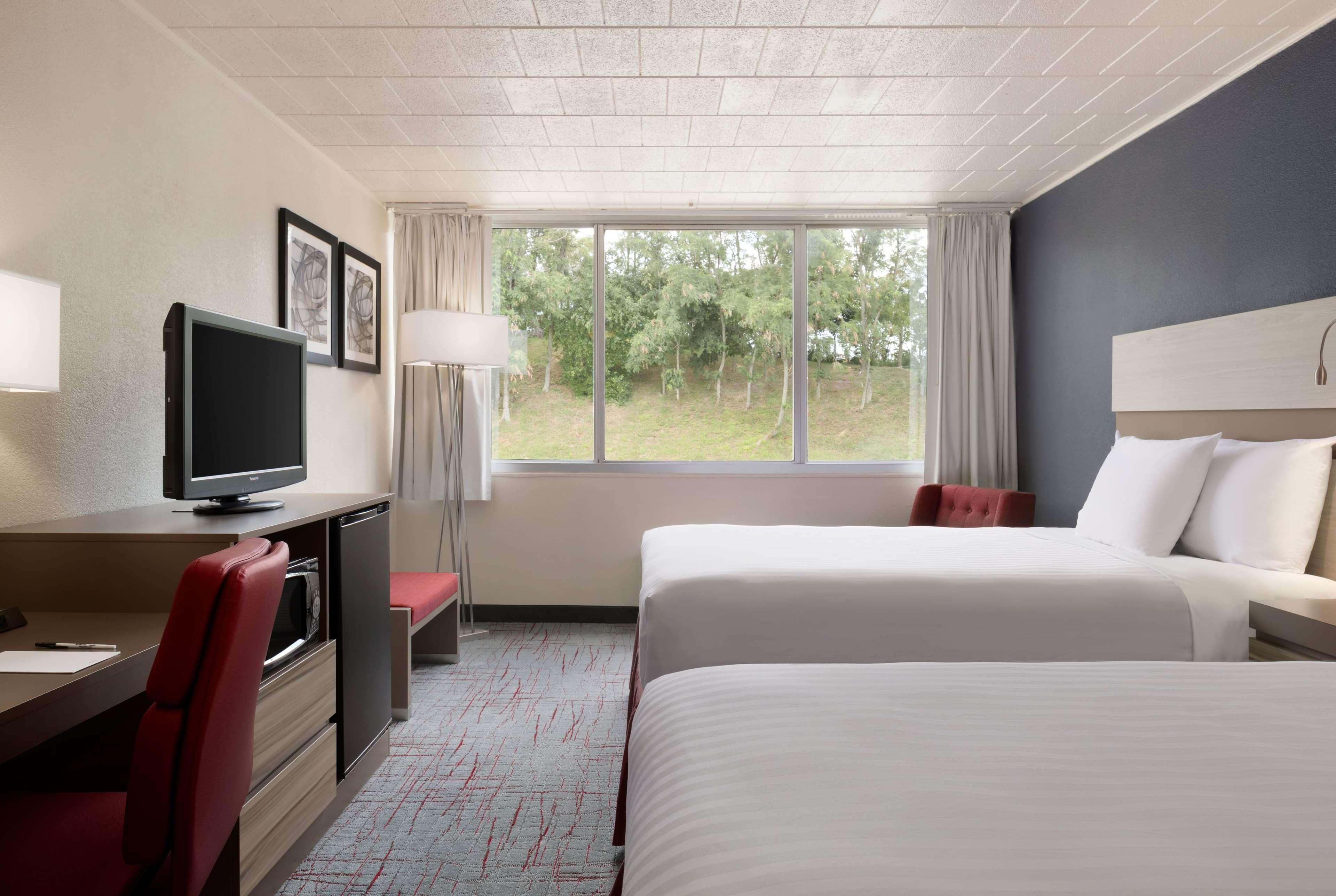 Ramada By Wyndham Uniontown Otel Dış mekan fotoğraf