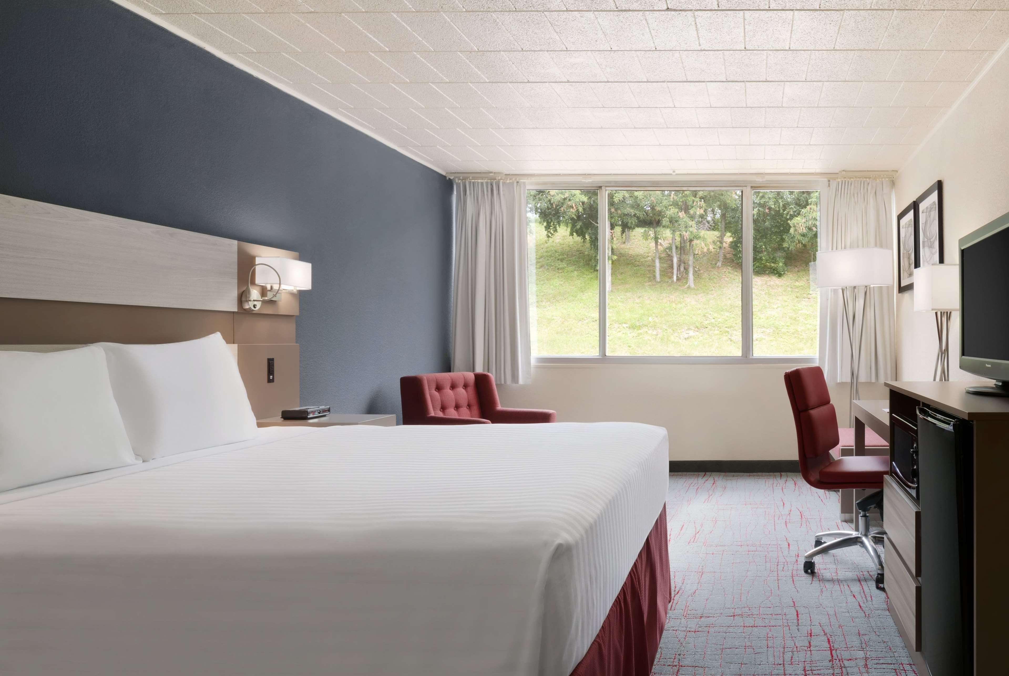 Ramada By Wyndham Uniontown Otel Dış mekan fotoğraf