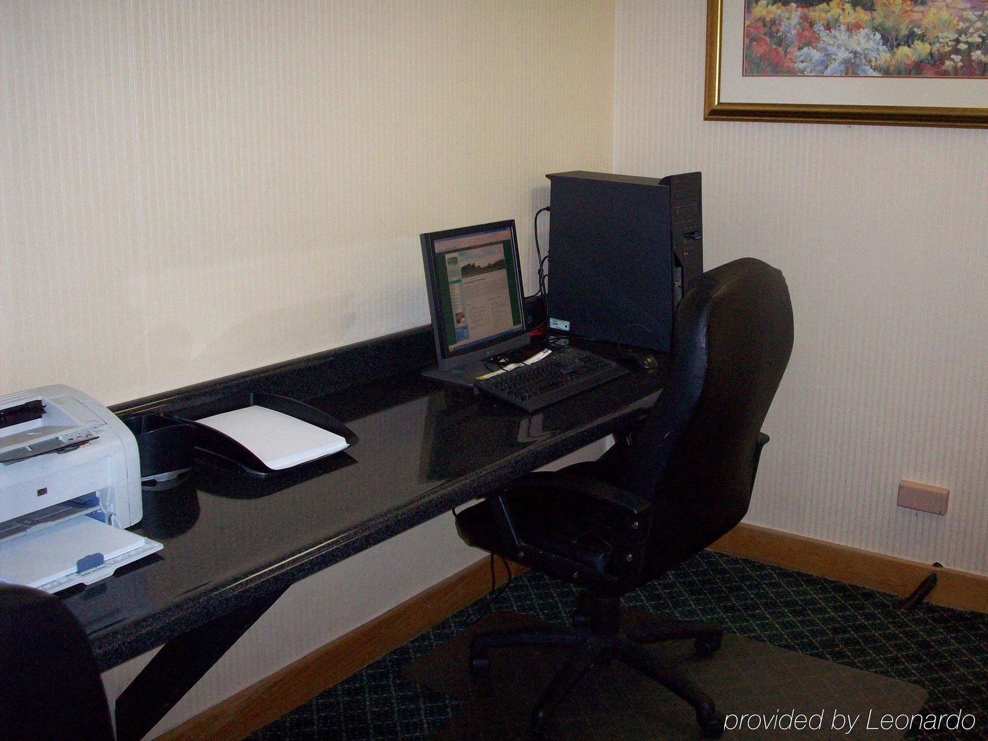 Ramada By Wyndham Uniontown Otel Konforlar fotoğraf