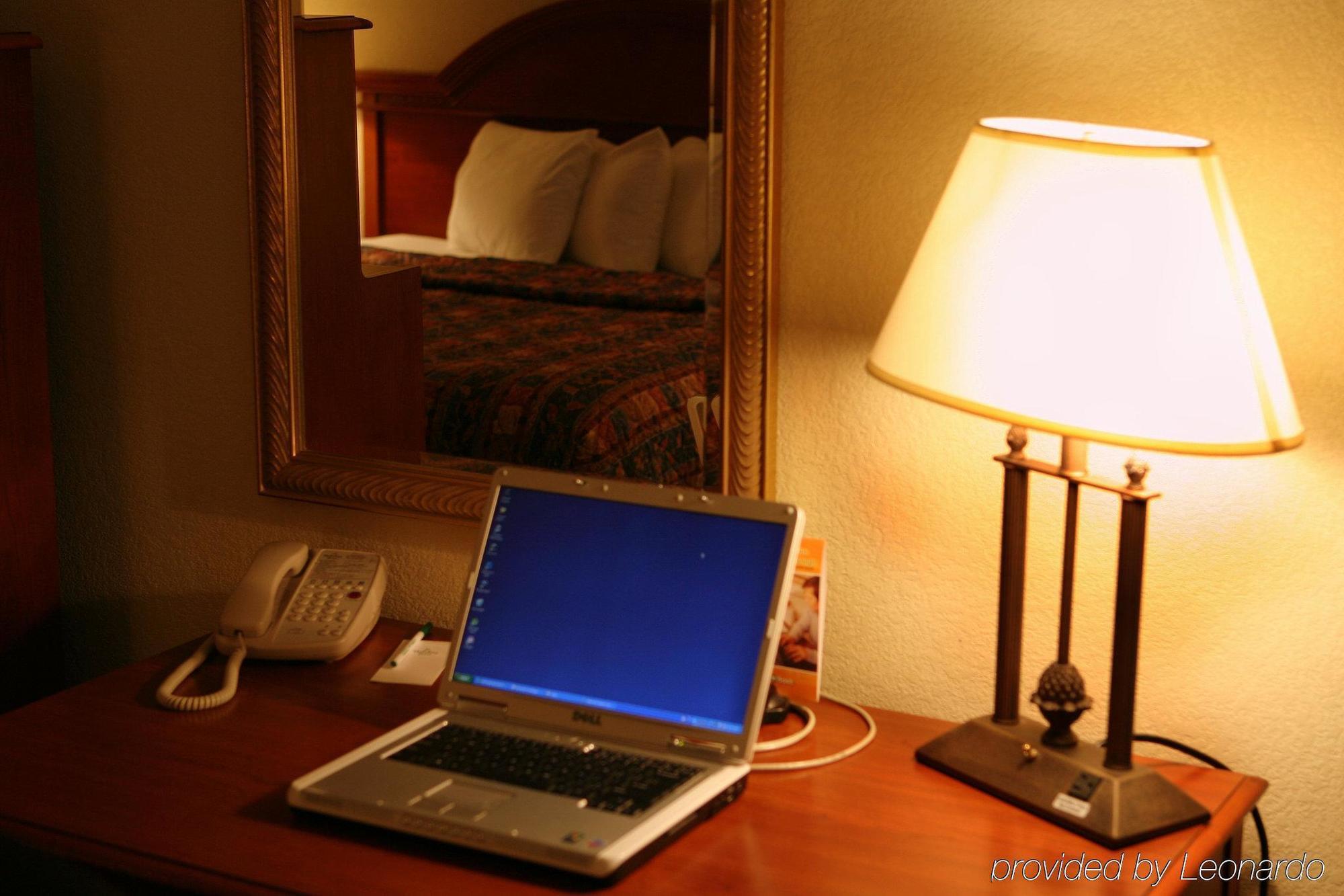 Ramada By Wyndham Uniontown Otel Oda fotoğraf