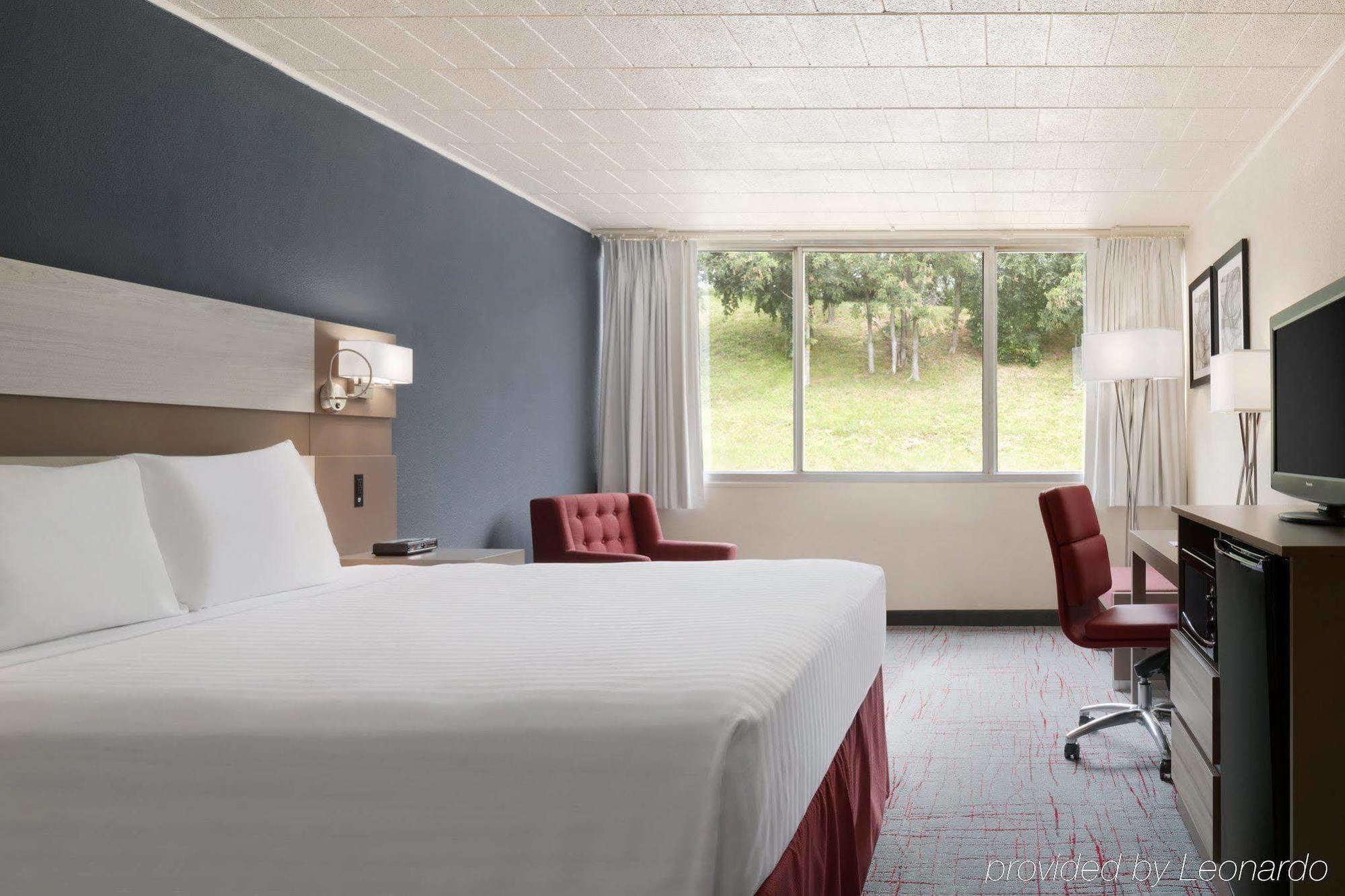 Ramada By Wyndham Uniontown Otel Dış mekan fotoğraf