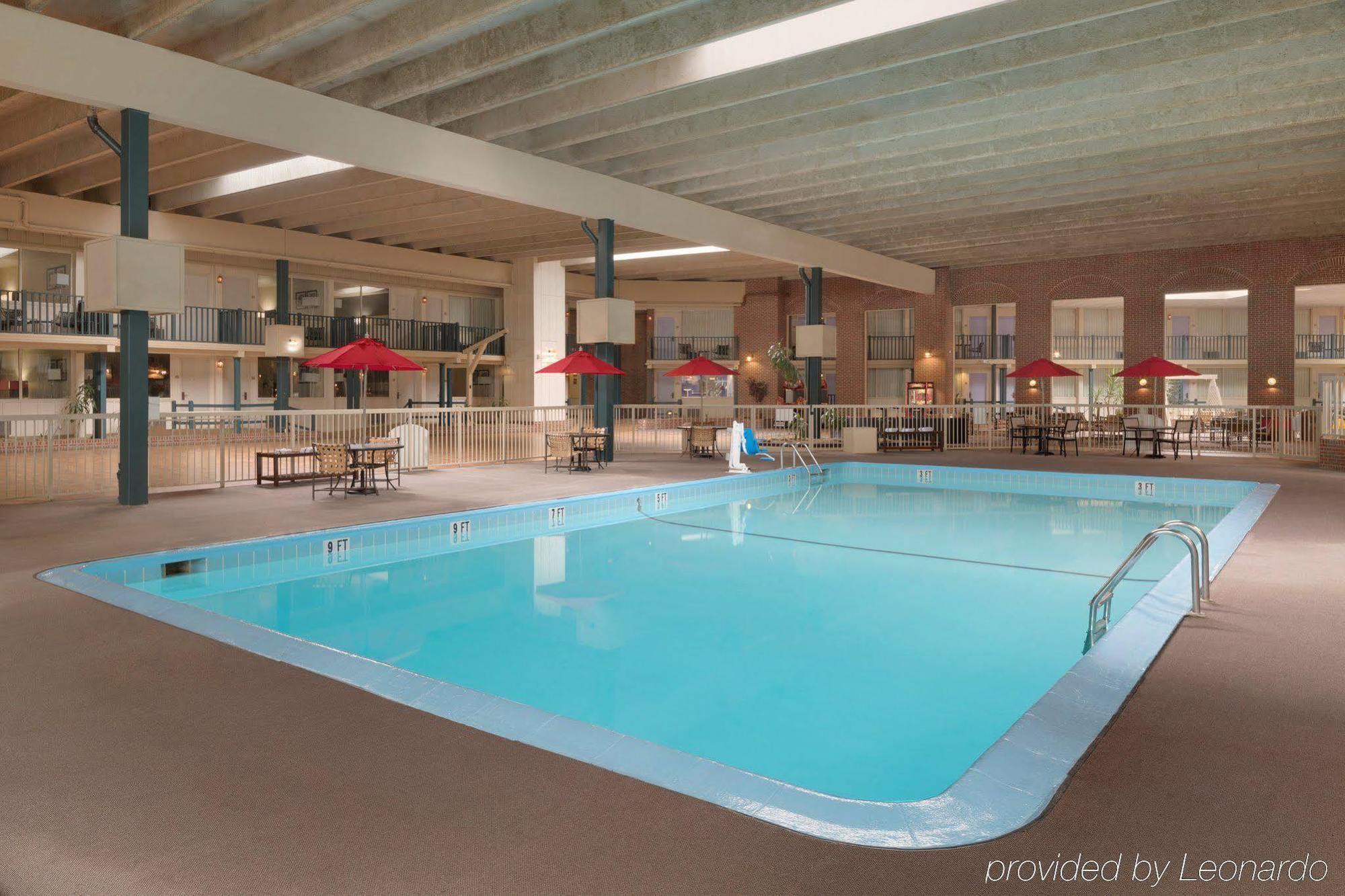 Ramada By Wyndham Uniontown Otel Dış mekan fotoğraf