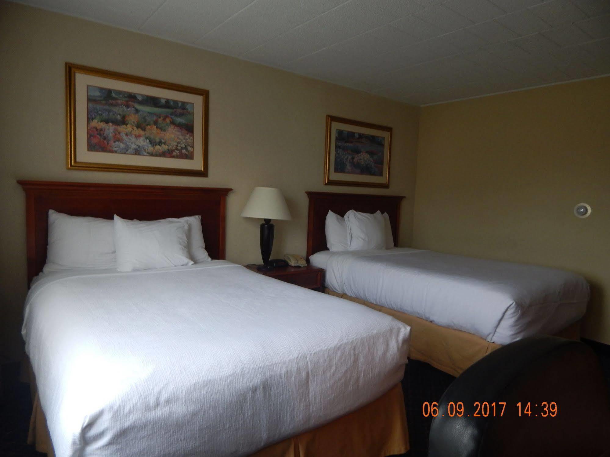 Ramada By Wyndham Uniontown Otel Dış mekan fotoğraf